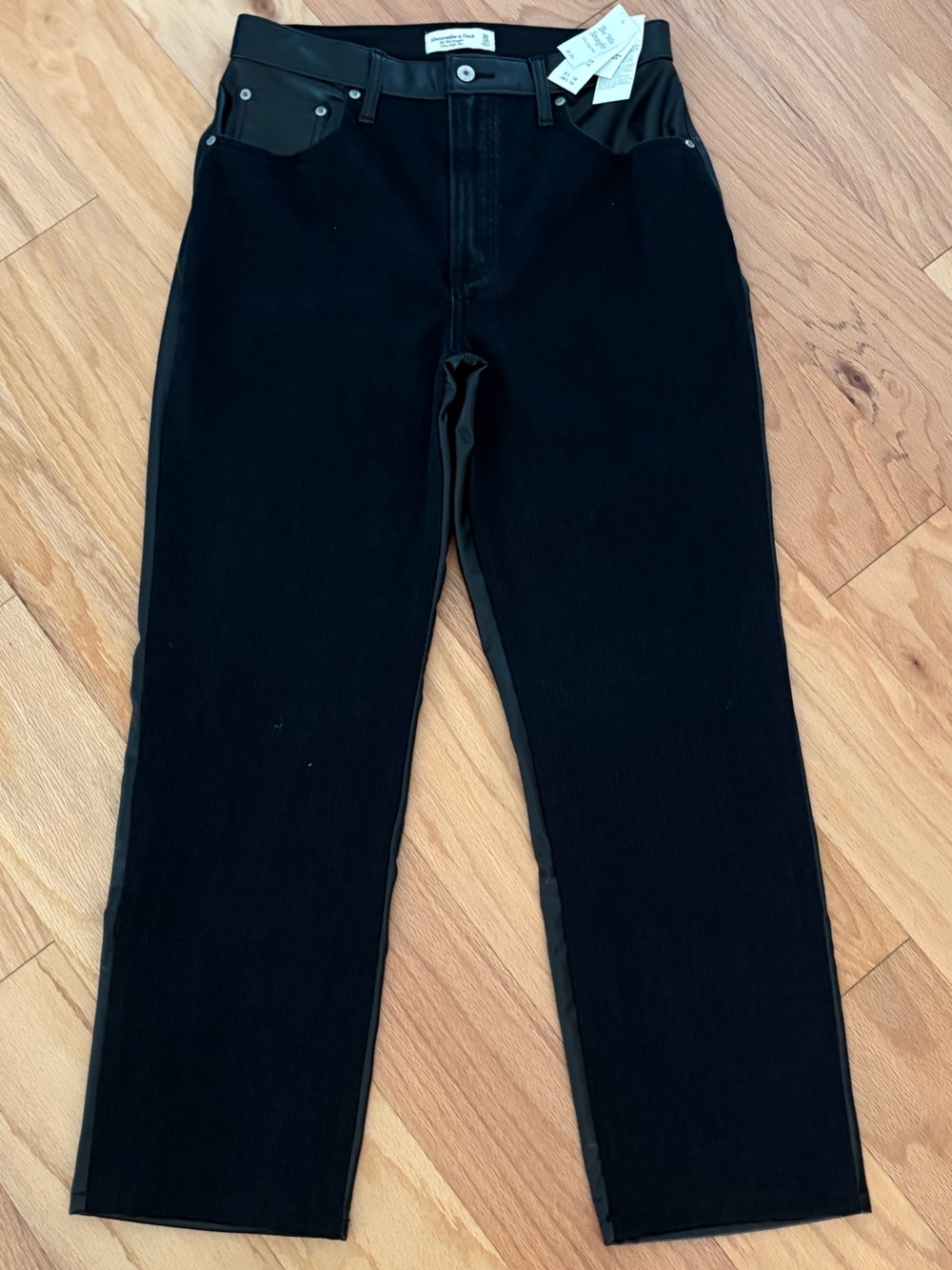 Abercrombie & Fitch 90s Straight Ultra High Rise Vegan Leather Pants 30 10S